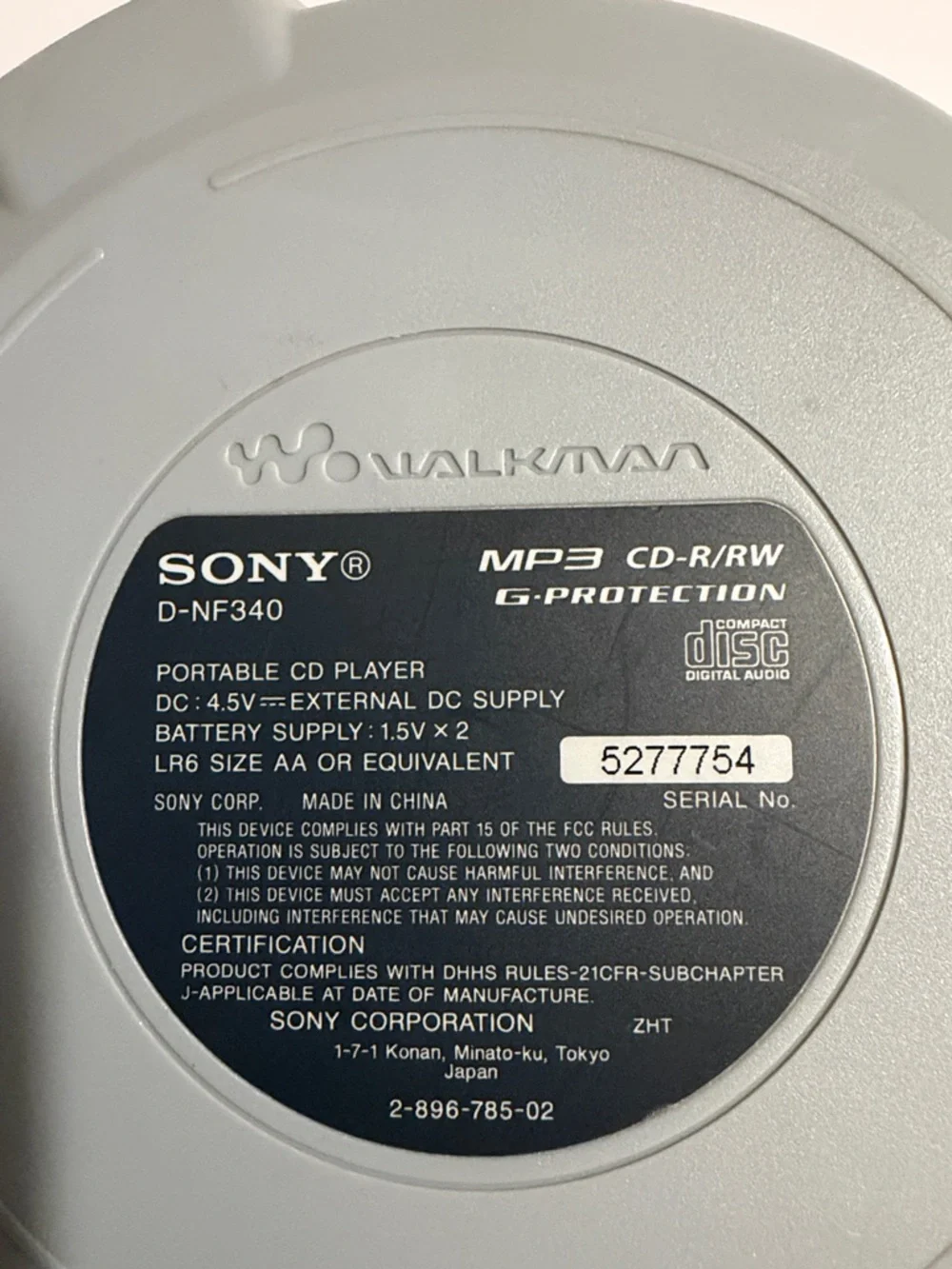 Sony D-NF340 Compact Disc Walkman CD/MP3/FM Radio Silver Portable with LCD